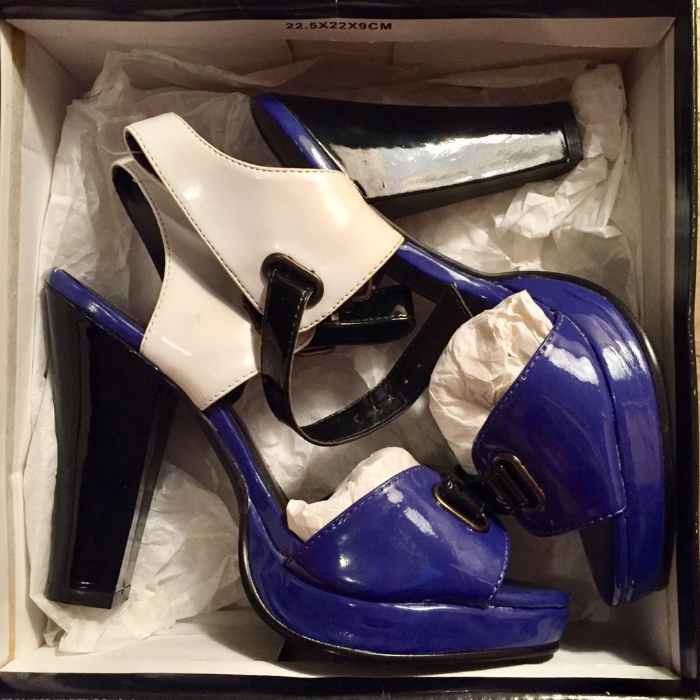💙 VINTAGE “Newport News” color-block HEELS - Picture 3 of 8